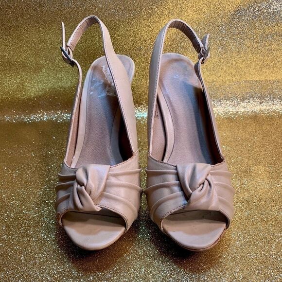 Taupe Peep Toe Sling Back by Apt 9 4.5” Heel S 7.5 - Picture 2 of 4